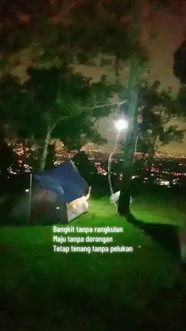 Pemandangan malam. City light di dreamland puncak sendi pacet mojokerto 😍  #sendipacet #dreamland #sendiadventure #citylight #campervan 