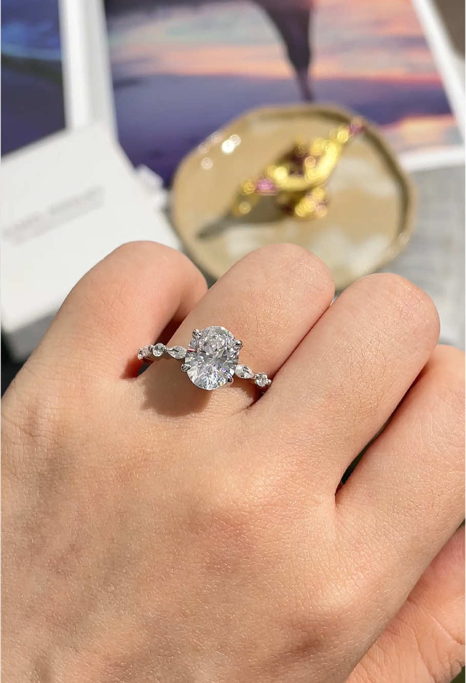 🩷🩷#marriage #marry #dealsforyoudays #marryme #flashsale #jewelry #eamtijewelry #fypviral #tiktokshopfinds #fyp?viral #tiktokviral #travelring #travelring #beautiful 