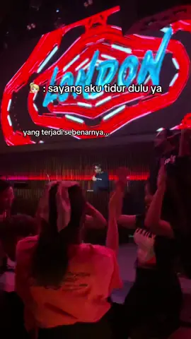 pasti pada pernah kaya gini kan lu pada 😅 🤫  #fyp #golddragonmedan #neverstopflying #holywings #clubbing 