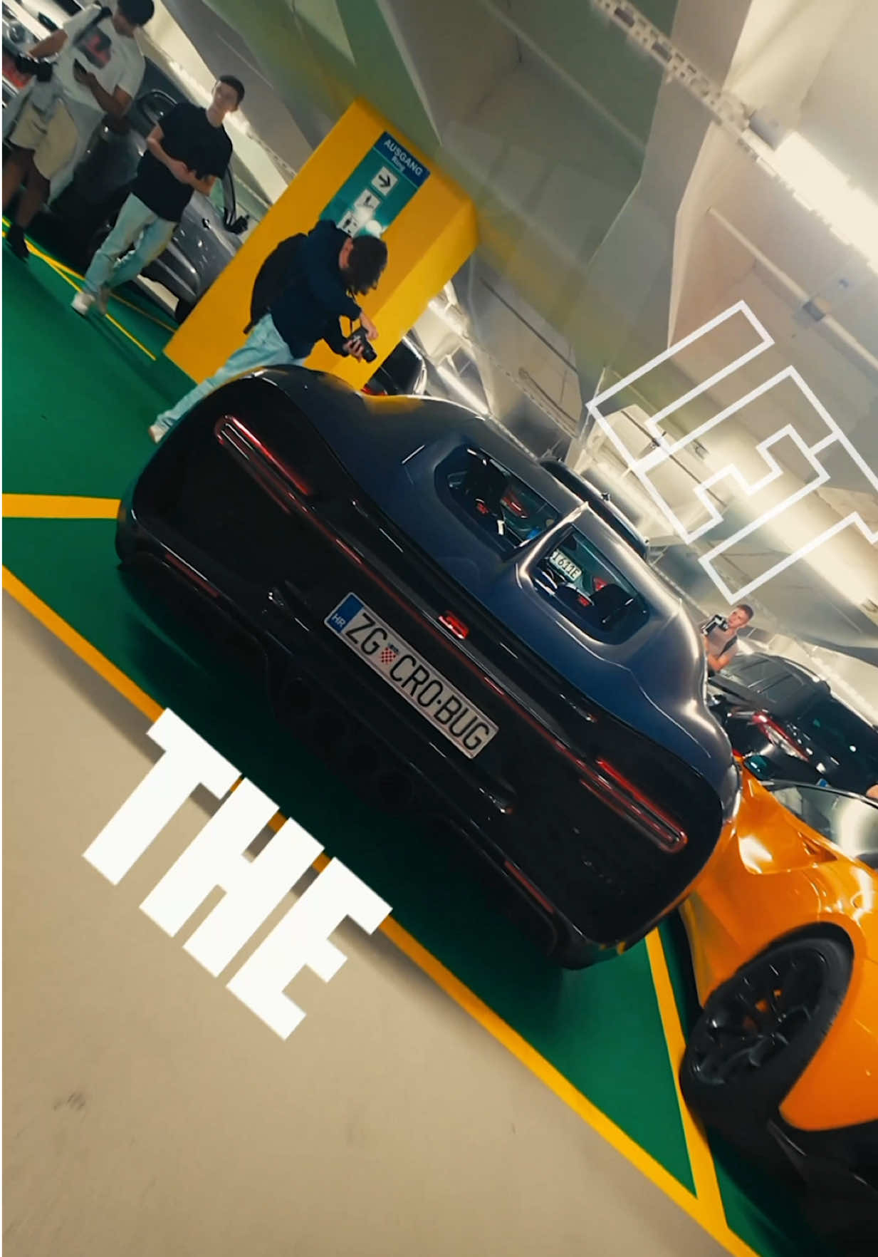 Let it burn🔥🥷🏻@matt.spots🎥 @Mate Rimac 🏎️ #mclaren #bugatti #hypercar #fyp #creatersearchinsights 