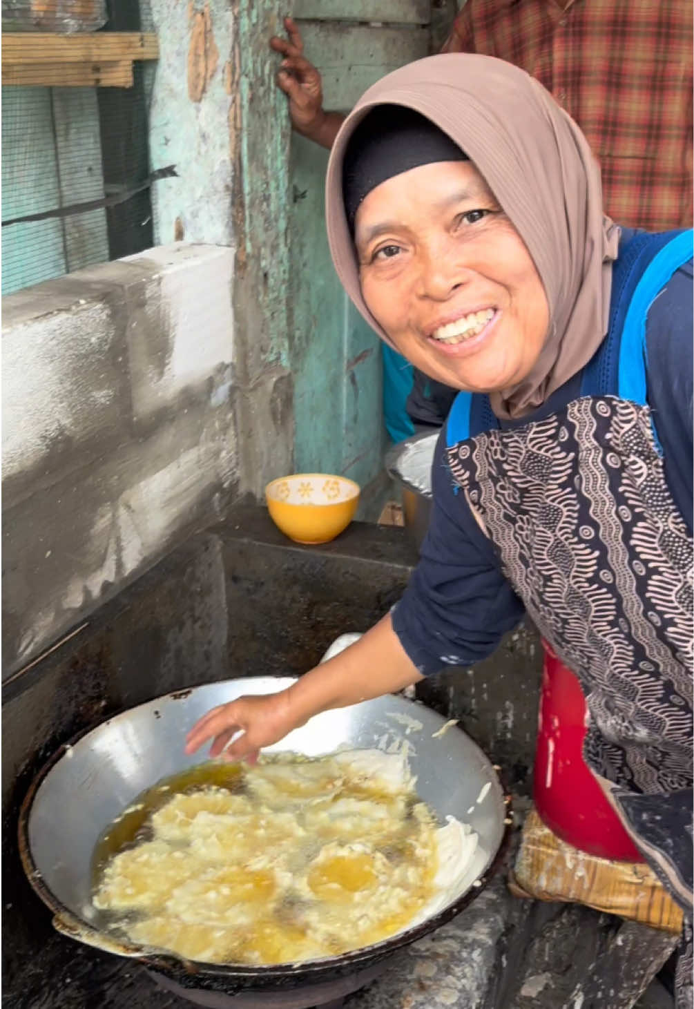 Penjual gorengan viral • #gorengan #viral #jawatengah 