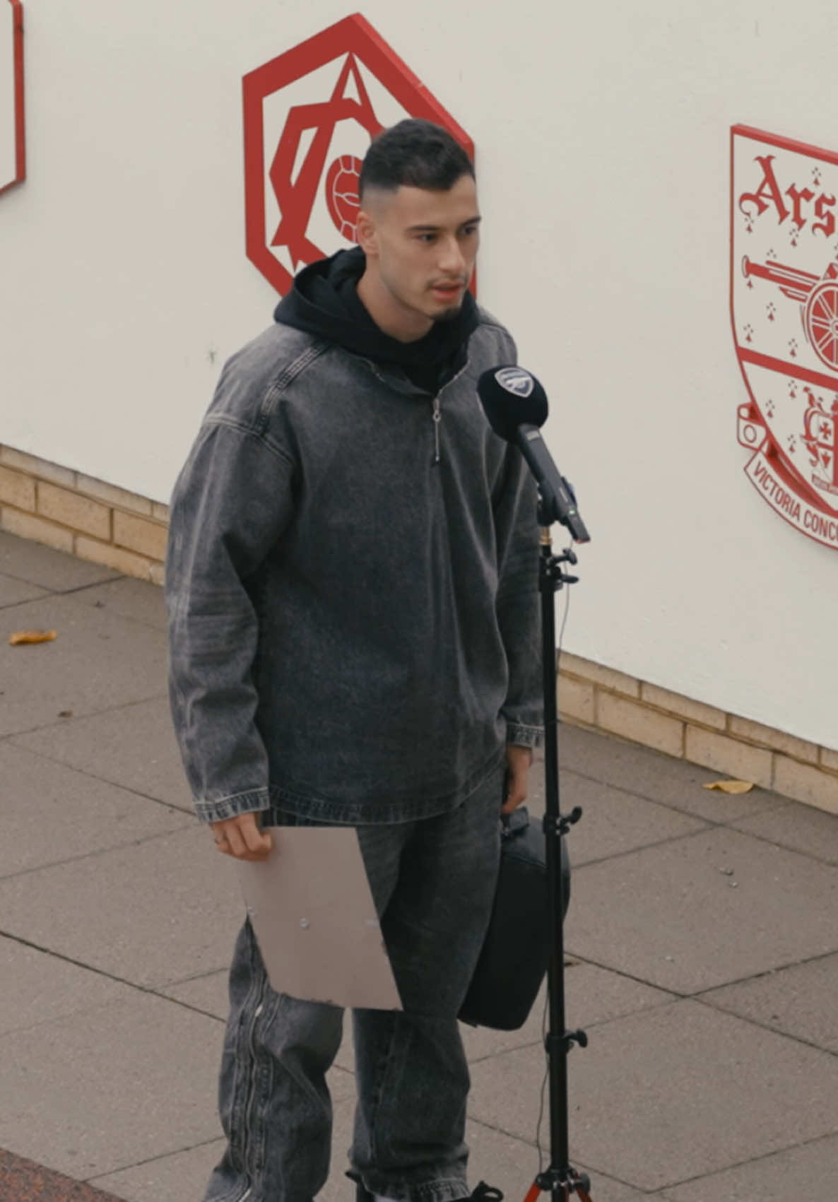 The bravest thing you can do is talk ❤️ For World Mental Health Day, our Arsenal family came together to highlight the importance of having open and honest conversations.  Call Samaritans free on 116-123, explore arsenal.com/togetheragainstsuicide, or visit our mental health drop-in service at The Arsenal Hub during home Premier League matchdays.