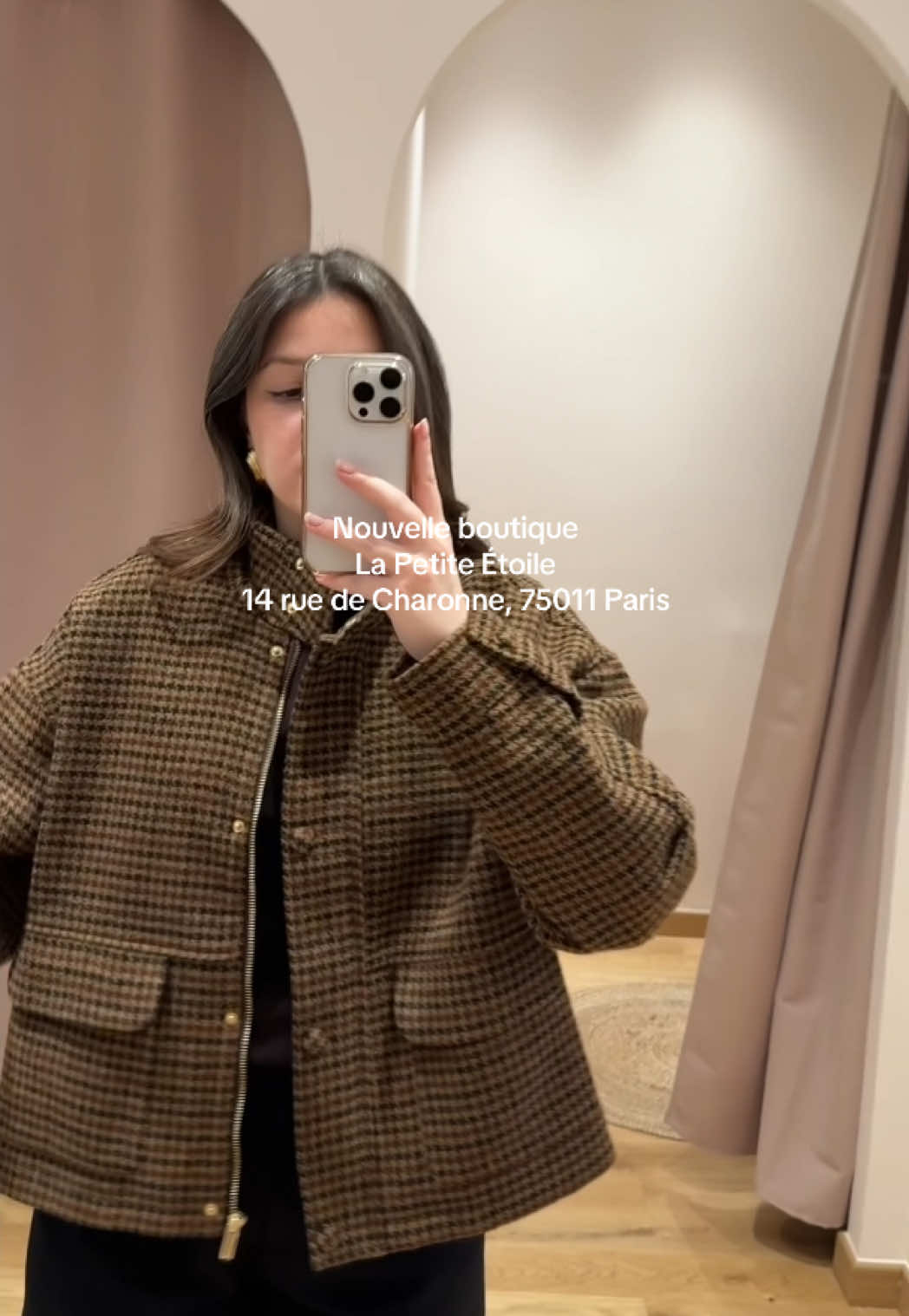 À votre avis j’ai craqué sur quelle veste ? @LA PETITE ÉTOILE Paris #etoileetvous #lapetiteetoile #parisianlife  Invitation