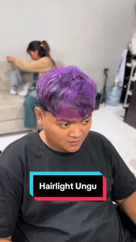 Hairlight Ungu 😈 Yang mau samaan bisa langsung dateng ke outlet 🚀 #4u #viralvideo #barbershop #barbershopindonesia #salatiga 