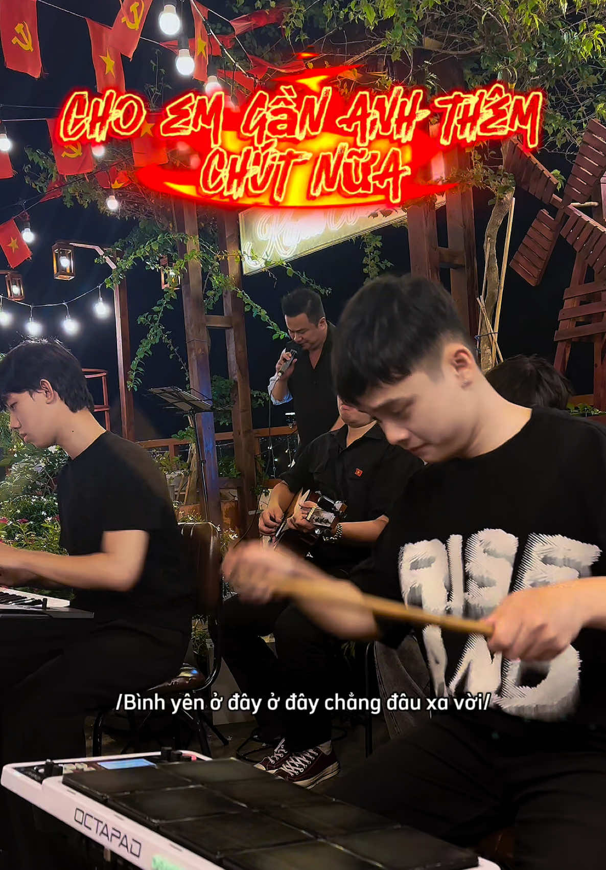 Cho em gần anh thêm chút nữa cover 1 vị khách của Kana Coffee 24h #badband #acoustic #cover #choemgananhthemchutnua #kanacoffee24h 