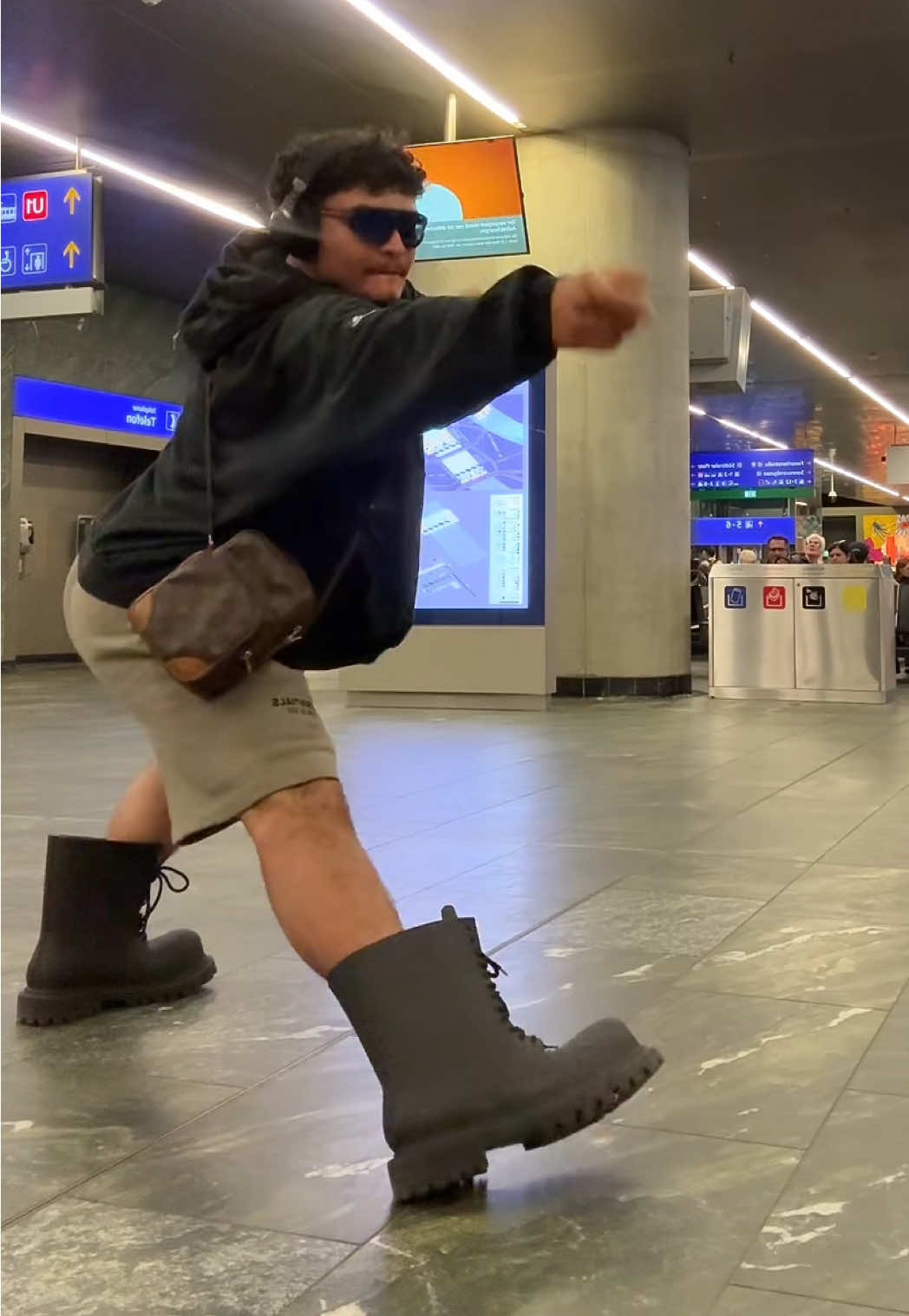 Literally nobody looking (I’m delulu)  #fyp #fypシ #trend #trending #viral 