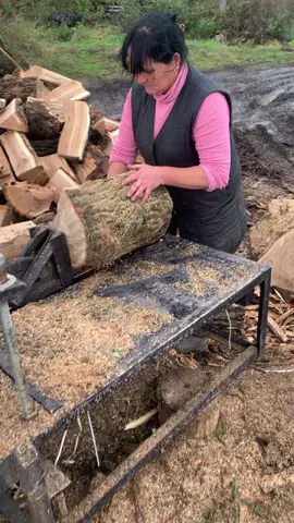 #дрова# Ніна працює