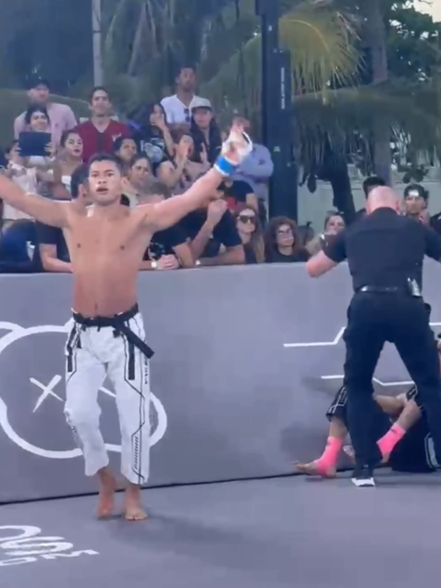 He warmed up with Lyoto Machida, then delivered a KO in The Pit! Weber Almeida is a beast - with a Round 1 KO, followed by his trademark Silverback celebration. OSU! #mma #karate #fight #training #ko #knockout #punch #fighttok