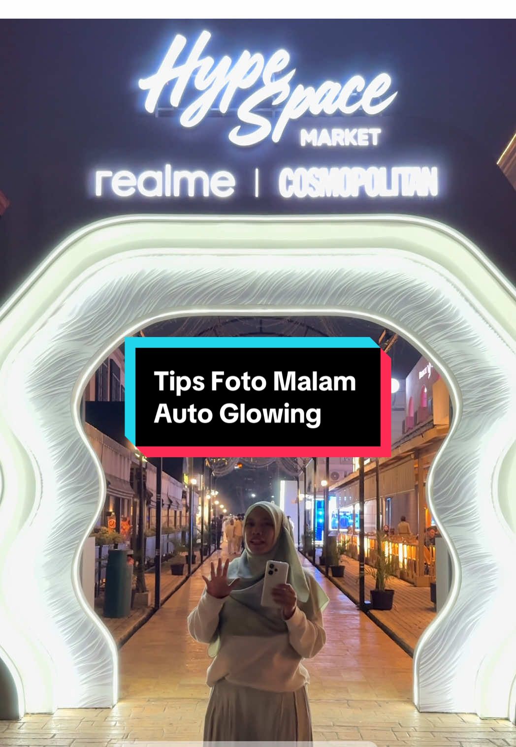 Sekarang ga lagi worry foto malam, tetep bisa maksimal pakai #realme15Pro5G. Yuk cek tips ini dan buktiin langsung lewat, datang ke HypeSpace Market x Cosmopolitan di Chillax sampai tgl 12 Oktober 2025 nanti! @realme Official Indonesia  #realme15Series5G