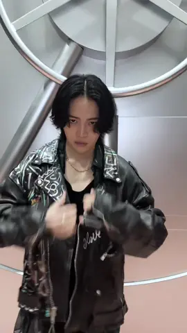 ｢𝙎𝙩𝙚𝙖𝙡 𝙏𝙝𝙚 𝙎𝙝𝙤𝙬｣ 𝙈𝙪𝙨𝙞𝙘 𝙑𝙞𝙙𝙚𝙤衣装 ブラックレザー×モード系ストリートスタイルの#timelesz をリレー形式でお届け𖤐 『Steal The Show / レシピ』 2025.11.12 Release! 🔗https://ovtp.jp/9115911 #timelesz_STS #timelesz_STSxレシピ #timelesz #タイムレス #佐藤勝利 #菊池風磨 #松島聡 #寺西拓人 #原嘉孝 #橋本将生 #猪俣周杜 #篠塚大輝 