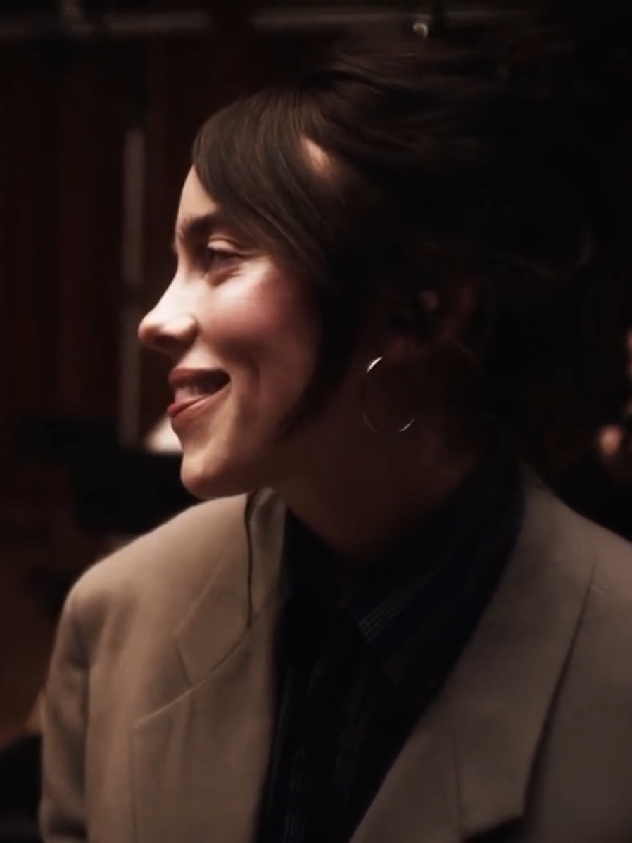 With youu | Halley's Comet #fy #fyp #tipografia #billieeilish #halleyscomet