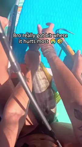 This fish got no business being this dramatic 😭🐟 #pet #fish #usaus #funny #fyp 