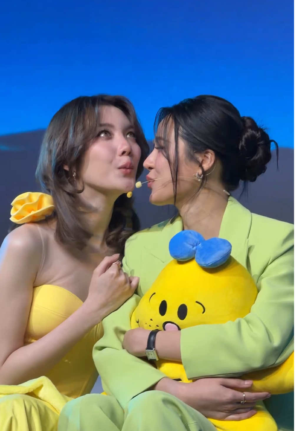 으악 #linglingkwong #Ormkornnaphat #LingOrm #เพียงเธอ #OnlyBiteMeOnlyYou 