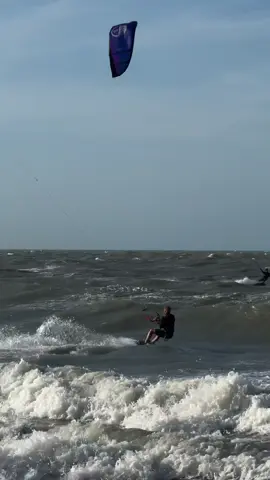 kitesurf Praia do preá!!!🇧🇷 . . . . . . . . . . . #kitebrasil #kite #beach #brasil #aventura 