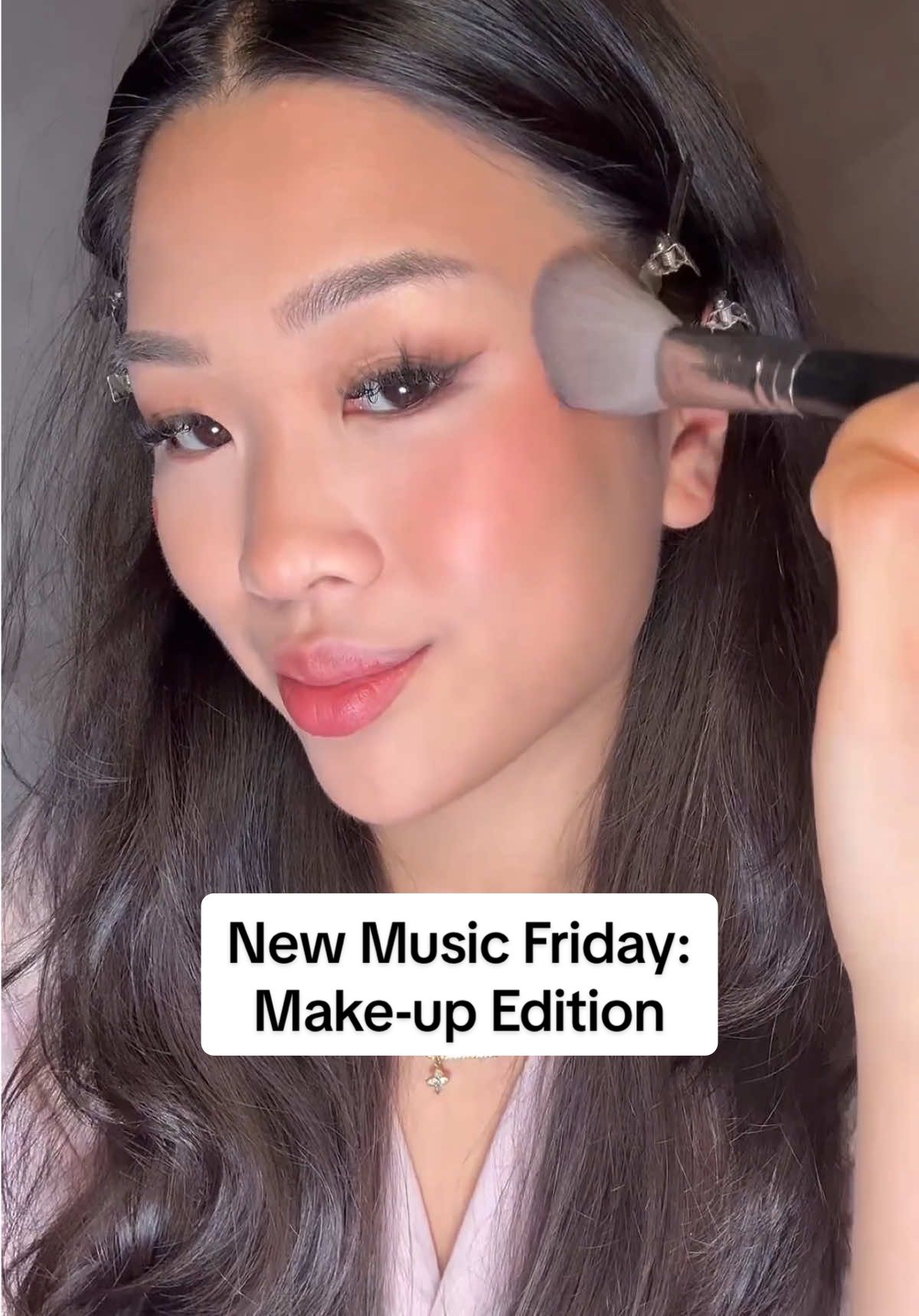 Bronzy wie @madison beer, soft wie @JISOO oder confident wie @𝐙𝐀𝐇𝐈𝐃𝐄? 💄 Egal welches Realease- @lea hoang nails it every time 💁🏻‍♀️   #spotifyde #newmusicfriday #neuereleases #makeupinspo