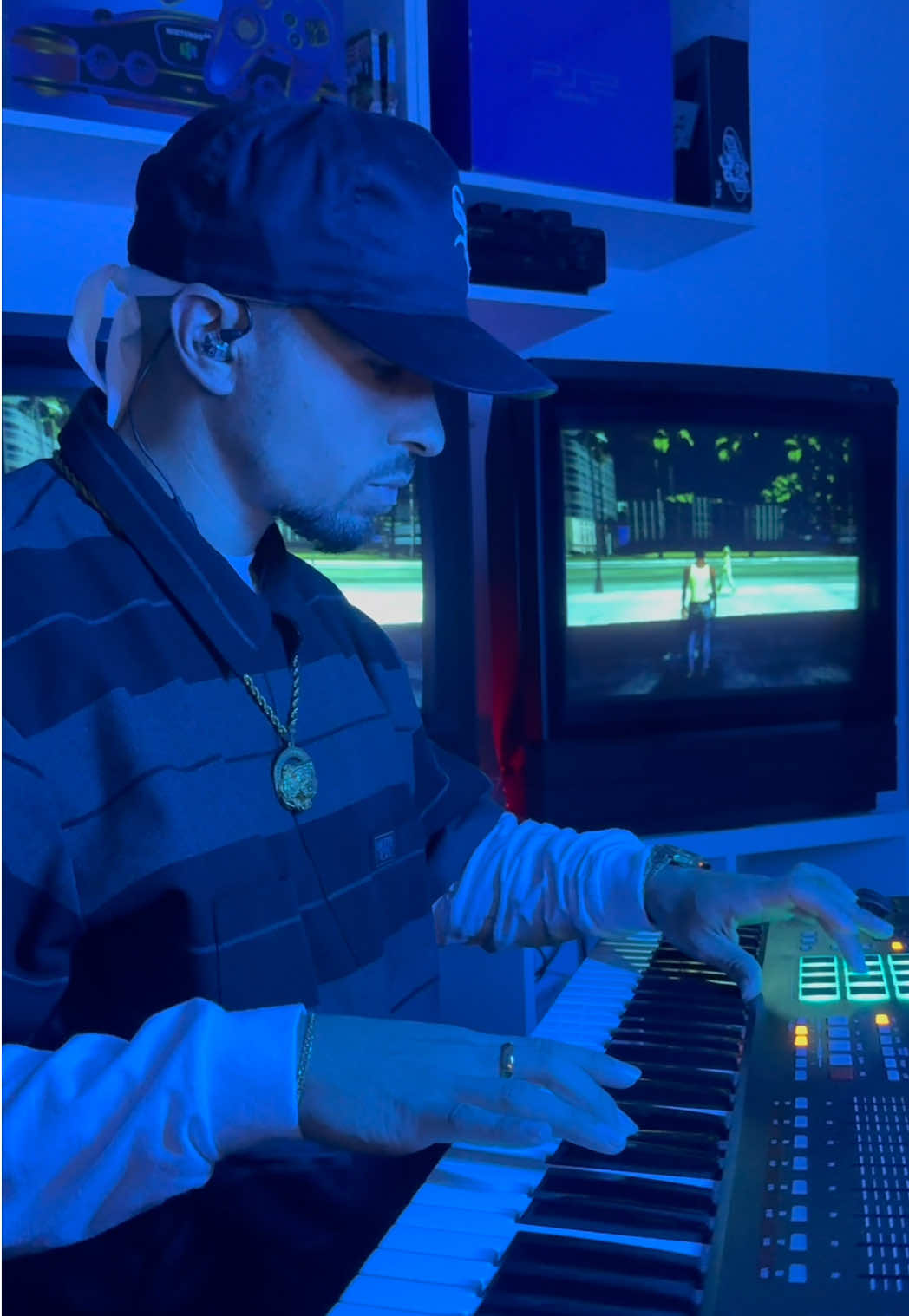 🚨 𝐀𝐥𝐛𝐮𝐦 𝐖𝐄𝐒𝐓𝐇𝐎𝐌𝐄 𝐢𝐬 𝐨𝐮𝐭! 🚨 💿 The LP vinyl is finally available! — 𝐥𝐢𝐧𝐤 𝐢𝐧 𝐛𝐢𝐨!  Shout out to all the artists and everyone involved — and thanks to HHV or handling the digital release 🤝🏼 #gfunk #westcoasthiphop #akai #mpc #retrogaming @Alcynoos @Akai Professional @Rockstar Games 