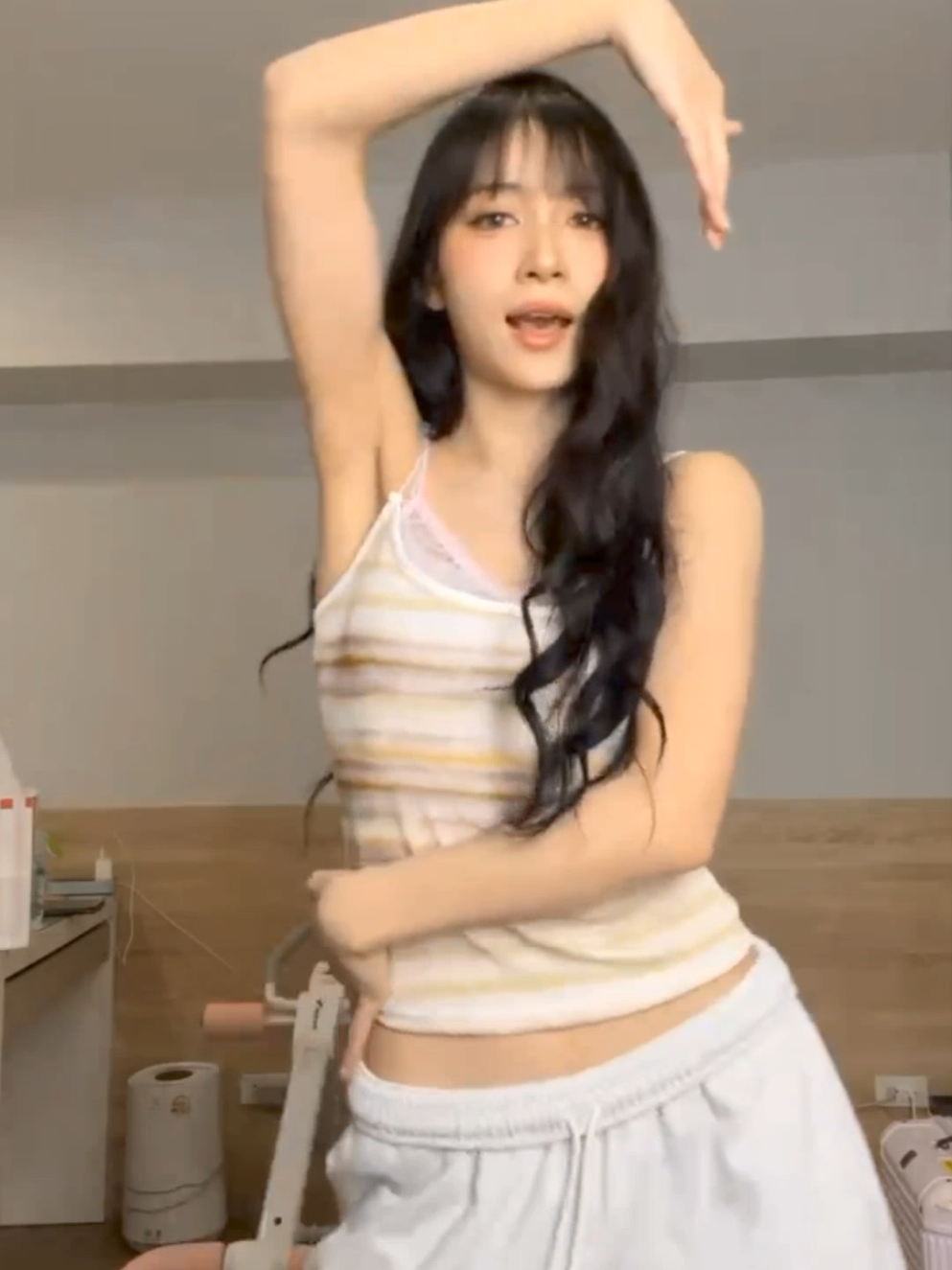 ฮูพสอนท่าเต้นเพลง Hip Chain #Hoopbnk48 #hipchainchallenge #bnk48  #AKB48  #bnk48official_th 