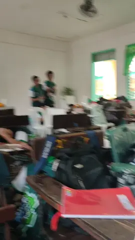 An earthquake hit davao while we were in class coloring our Lodi math's when suddenly it started shaking making us go do the duck cover and hold, and after a few moments the shaking didn't stop, so thats why one of our classmate the one who took this video, had the idea to evacuate because in her head she was thinking about our safety, because she thought that the building will collapse and we will be trapped thats why we evacuated from our classroom leaving our bags. 7-malikhain from Sta Ana National High School  video from : @sky.who0_0  #fyp #cttoofvideo #cttovideonotmine #earthquake #philippines 