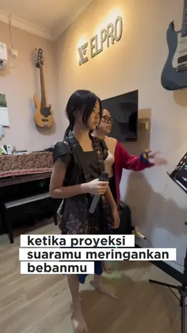 Ketika proyeksi suaramu meringankan bebanmu, Tonton video ini sampe abis! #latihanvokal #vocallesson #belajarnyanyi #vocalcoach #tipsmenyanyi #vocaltips #singingtips #latihannyanyi #vocaleducation #elpromusiclab