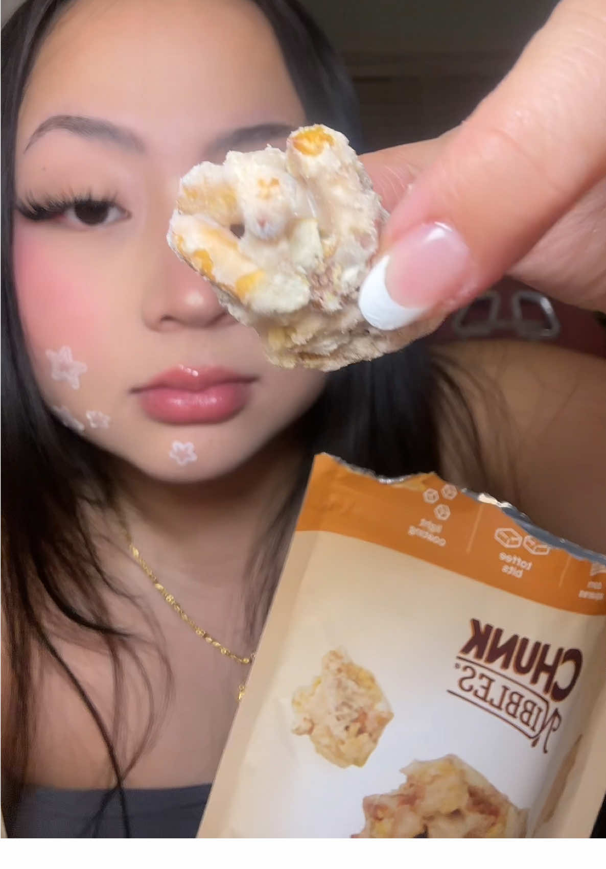 Trust me when I say these are the BEST clusters I’ve ever tried… 🤤 first time trying and I’m NEVER going back omg #cluster #snacks #chunknibbles #midnightsnack #asmr #satisfying #Foodie #chocolate #sweets #freeshipping #desserts #eating 