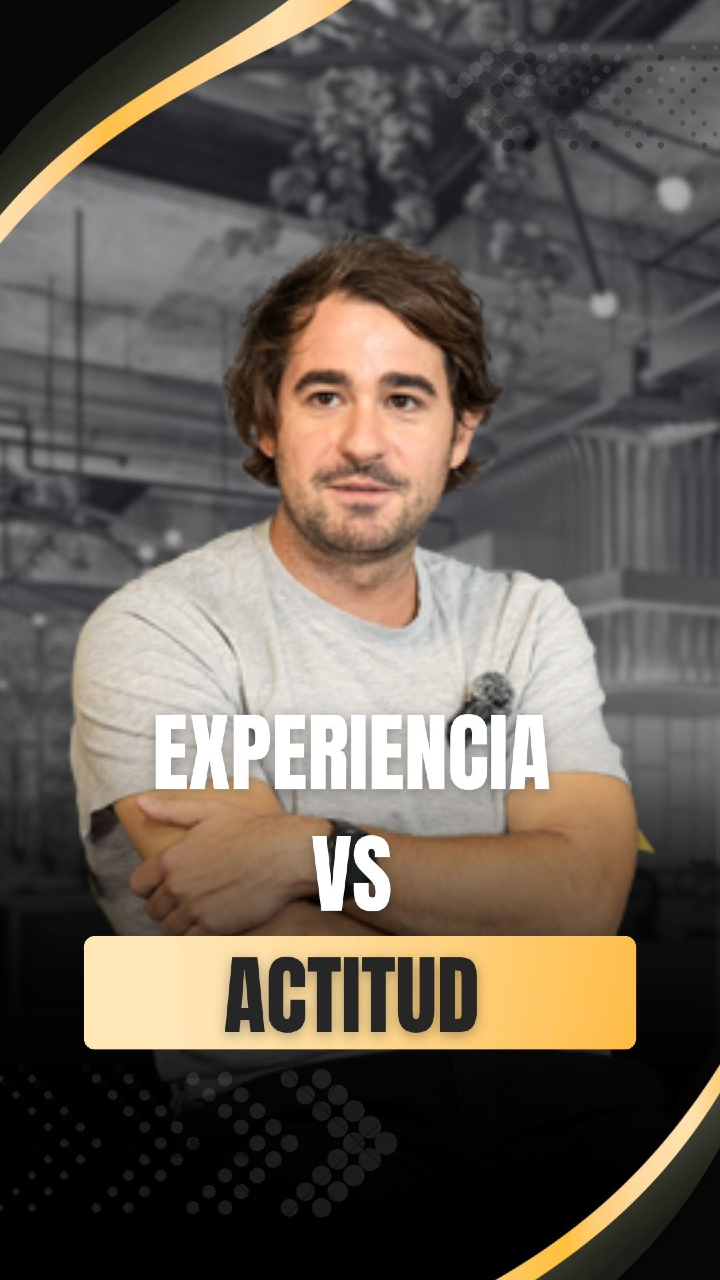 En los primeros pasos de una startup, el talento no siempre viene del currículum más impresionante, sino de las ganas, la actitud y la conexión con el proyecto. 🚀 Como nos cuenta Adrià Cortés en este clip, muchas veces fichar a alguien “muy bueno” en papel no funciona tan bien como apostar por quien realmente cree en lo que estás construyendo. 💡