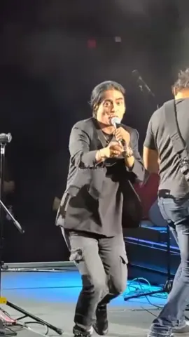 Aku masih sayang - Setia band, Live at hongkong#charlyvanhoutten #setiaband #setiaku #akumasihsayang #fyp 