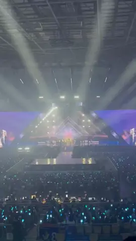 THE STAGE AND PRODUCTION FOR TREASURE’S PULSE ON TOUR IS INSANE #트레저 #treasure_yg #pulseontour #pulseonconcertinseol_day1 #fyp 