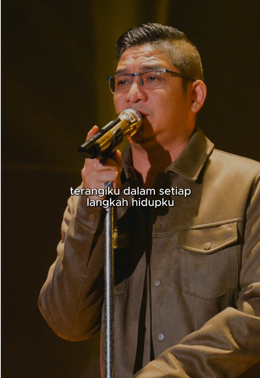 Bagaimanakah bentuk surga untuk kalian? Tonton full version studio session “SurgaMu” di YT Ungu Band sekarang. #unguband #SurgaMu #studiosession 