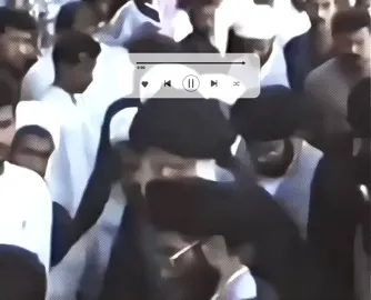 كلّما صعد الفرد في درجات الإيمان، قلّ تكبّره وزاد تواضعه، حتّى يصل إلى درجة أن لا يرى لذاته أيّة أهميّةٍ وأيّ وجودٍ. الشهيد السعيد السيد محمد الصدر ...