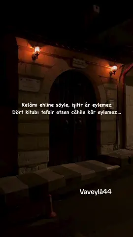Ne beyân-ı hâle cür'et, ne figâna tâkatım var.  Ne recâ-yı vasla gayret, ne firâka kudretim var.