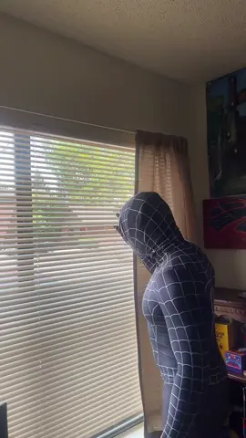 REPOST. 🕷️😂 #nocapescos #peterparker #spiderman #spidermancosplay #marvel 