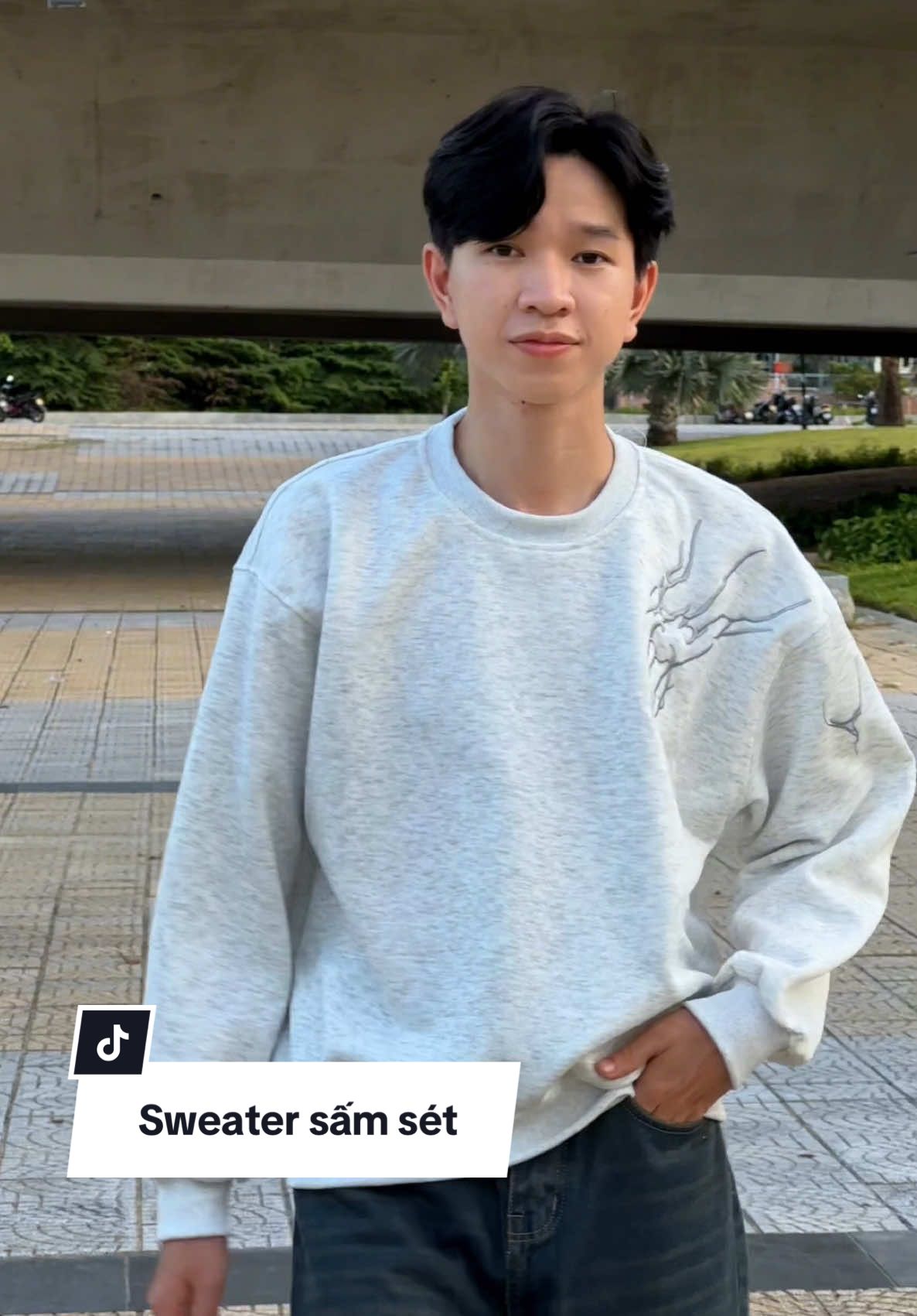 Trông đỡ chán hơn nhiều ấy 🤣 #outfit 
