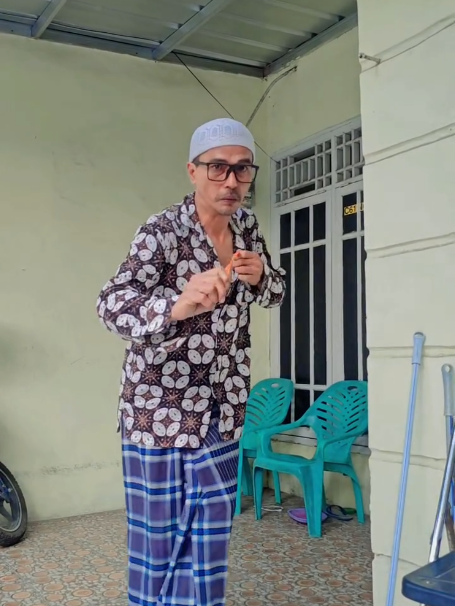 Mertua usil Vs Mantu jail😆#trending #videotiktok #komedilucu #keluargasimemet 