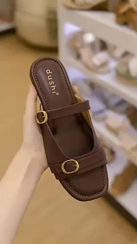 #sandalwanita #flatshoes #sandal #fashiontiktok #fy 