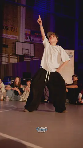 MOON🌒 #dance #viralreels #fp #dc #streetdance 