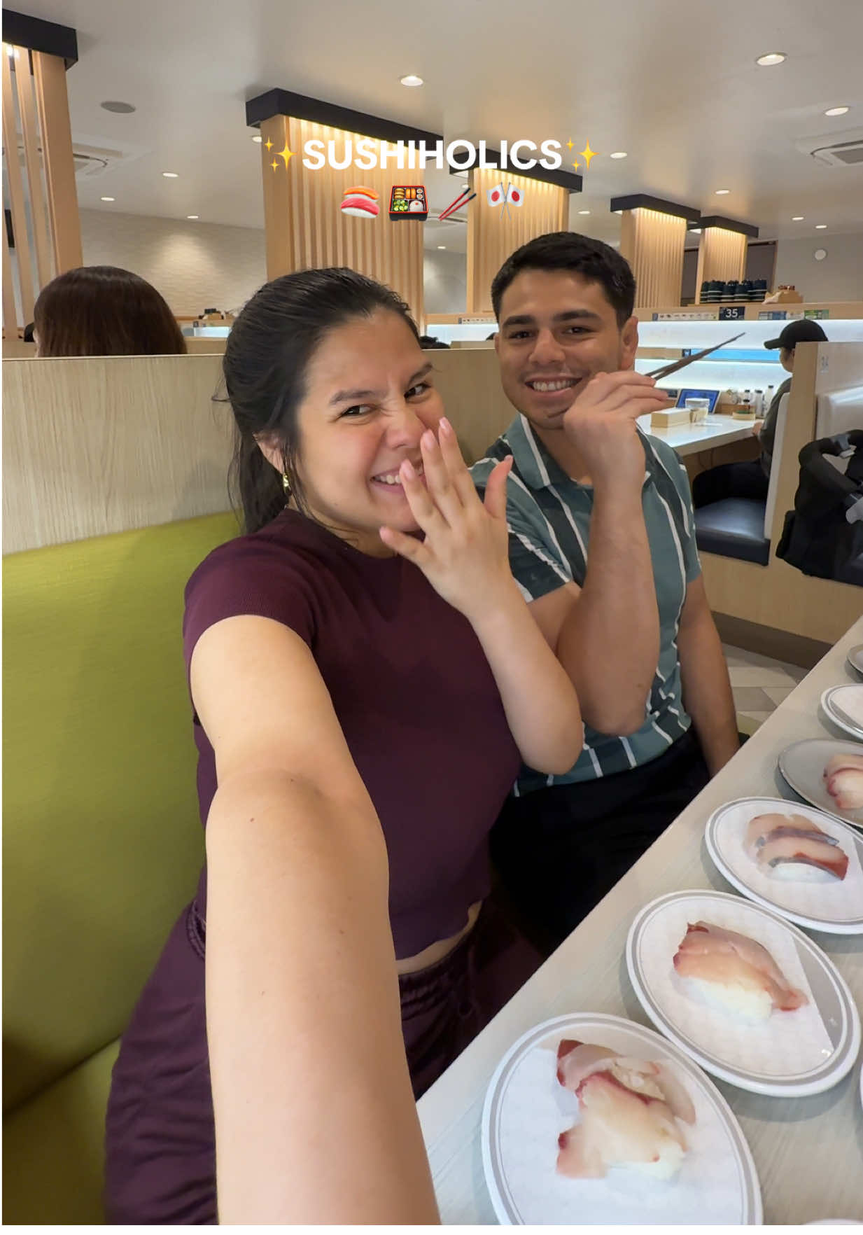 Yo hablo muy enserio cuando te digo que vamos a comer sushi 🍣 🤤 #sushi #sushilover #sushiroll #japan #okinawajapan 