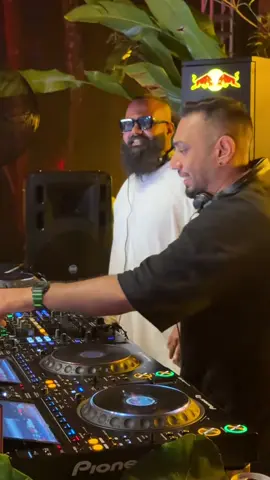 B2B♥️🫶🏽🦋 in the moment ♥️🙌🏽🧚🏻