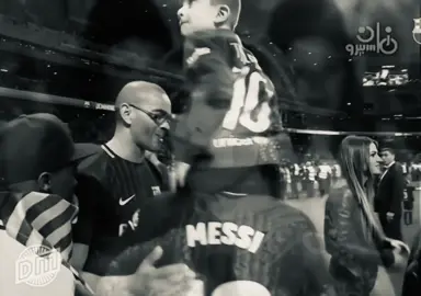 أَحْوَرُ المَقلَةِ مَعسُولُ اللَّمَى جالَ في النَّفسِ مَجالَ النَّفَسِ سَدَّدَ السَّهمَ وَسَمّى فَرَمَى فِي فُؤَادي نَظْرَةَ المُفْتَرِسِ #فيروز #ميسي 