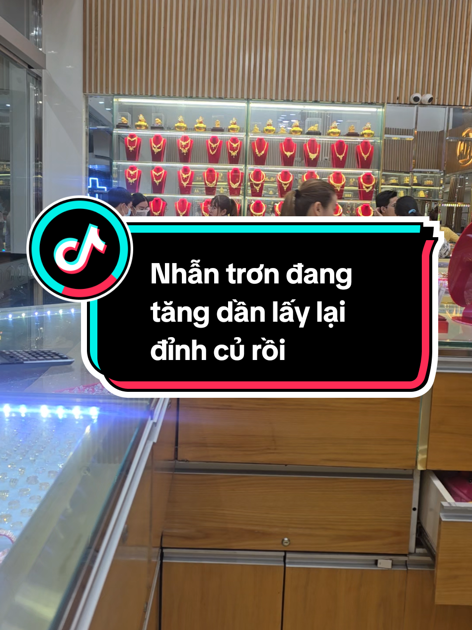 Giá vàng nhẫn trơn tối nay ngày 10/10 tại Kim Long Đồng Tháp kịch bản của tháng 09 lặp lại nhưng nhanh hơn chút thôi #ngànguyễn #66đồngtháp #gold #giavanghomnay #giavang@Nguyễn Ngà @Nguyễn Ngà @Nguyễn Ngà 