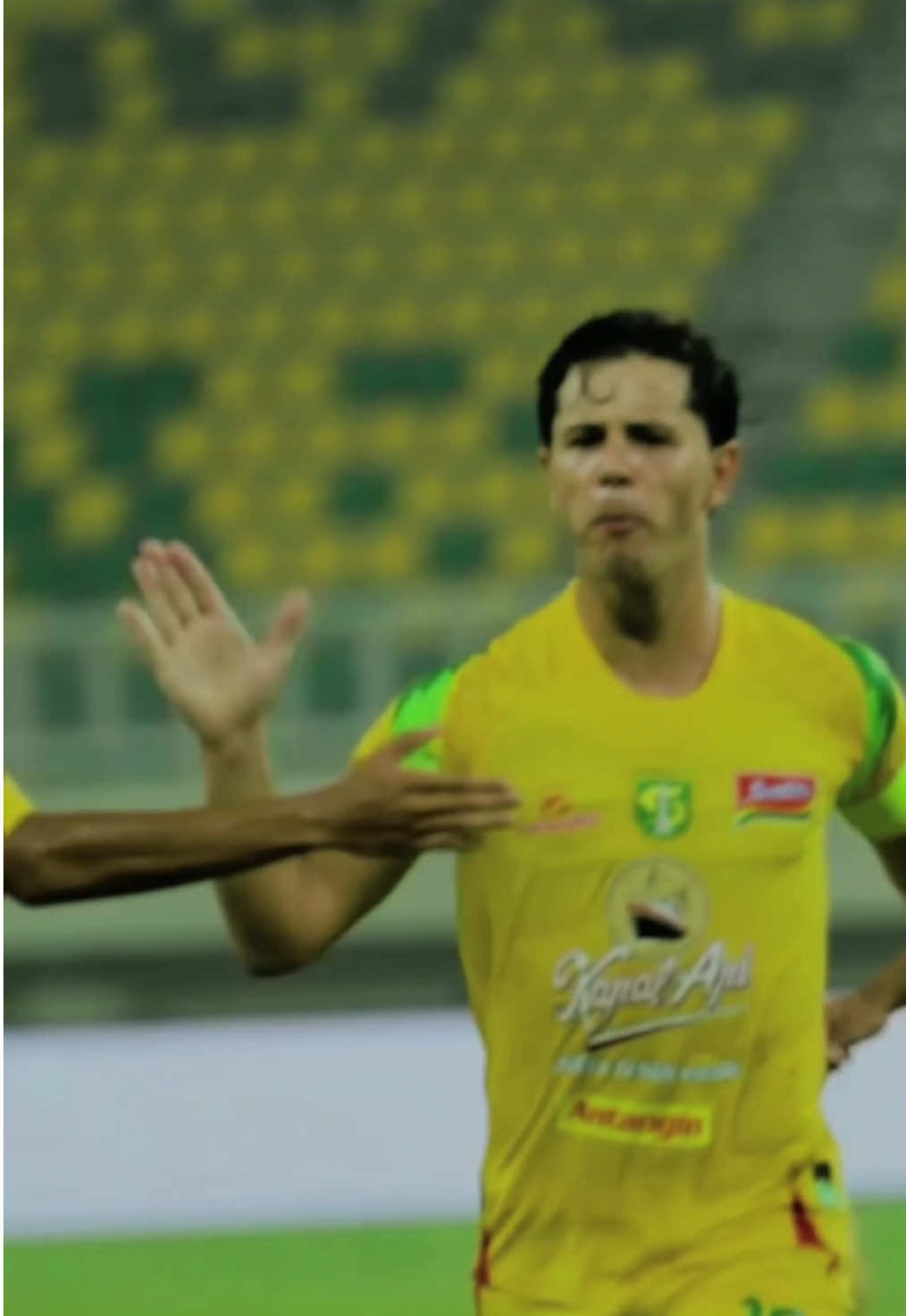 TUNJUKAN SUARA MU TANGGAL 18 NANTI DI GELORA BUNG TOMO  . Penjualan tiket bisa di beli melalui persebaya.id dan Aplikasi Persebaya selamanya hari ini (10/10) jam 19.00 . #persebaya #persebayauntuksemua 