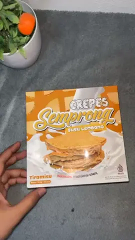 cemilan legend, semprong susu Lembang rasa tiramisu😍🤤, banyak varian rasa nya juga kalian wajib bangat cobain gurih renyah🤤🫵🏼  #semprongsusulembang #crepescake #kuesemprong #cemilanviral #beradafypシ @Semprong Susu Lembang Official 