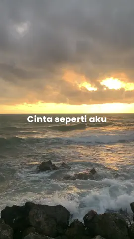 Silahkan cari cinta seperti akuu 🥺💔 @tiara andini #mootiara #fyp #edelweiss #music 