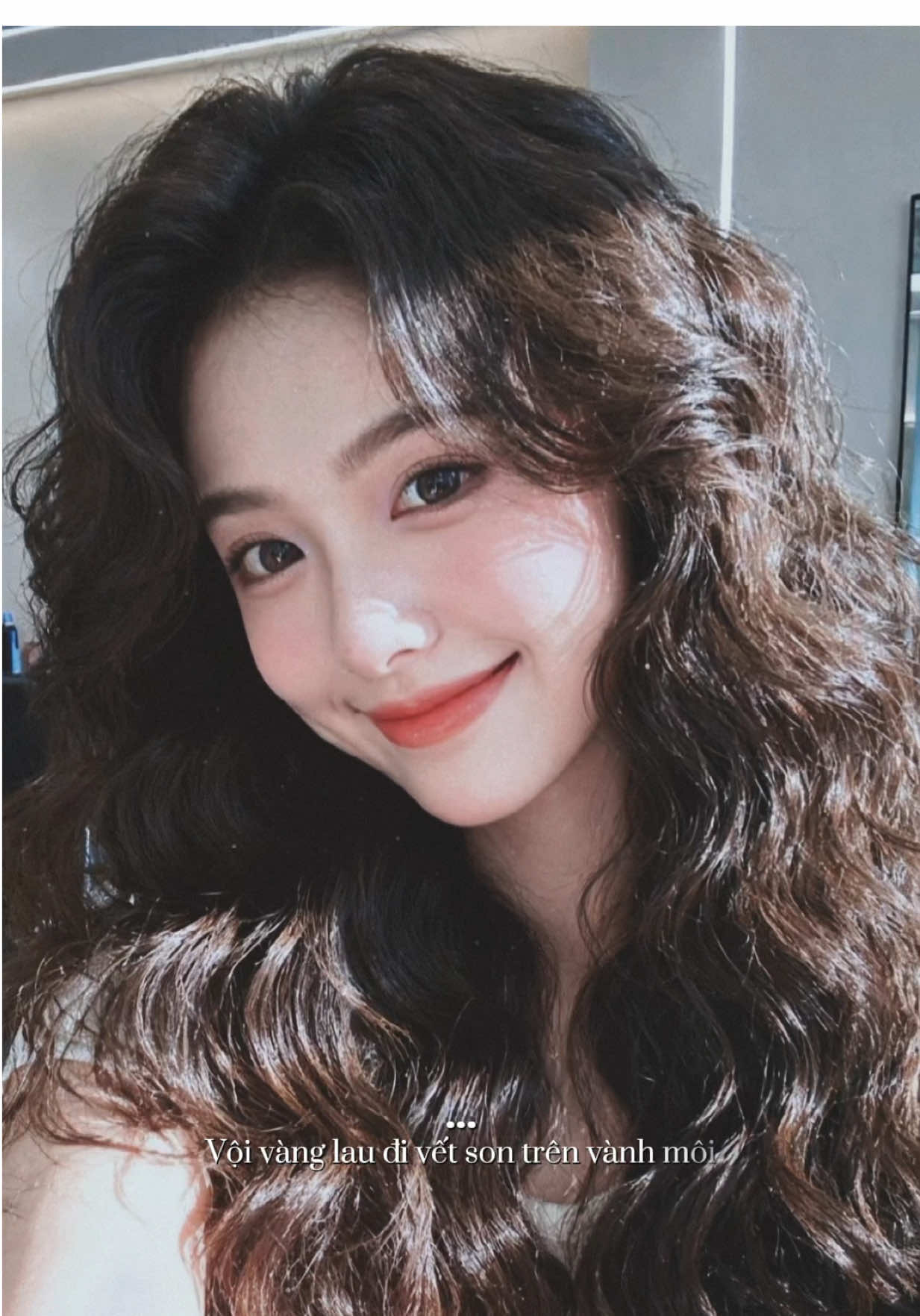 Vội vàng lau đi vết son trên vành môi…! #capcut #capcutpioneer #pioneertemplate #emthuacota #nhachaymoingay 