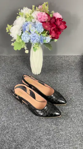 Heels nyaaa cakep bgt😍#rekomendasi #sepatuwanita #fyp #sepatupremium #heelswanita #sepatupestaheels #colineofficialshop #CapCut 