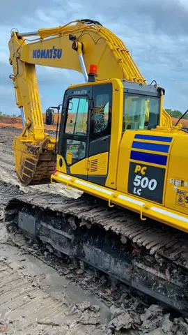 ketua pemuda 😂#fypp #tambangbatubara #opratorexcavator #komatsu500 #opratormuda_punyacerita 