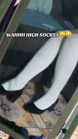 ang ganda talaga nya huhu must get mima #goodforstudents #highsocks #socks #longsocks #fyp 