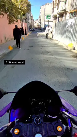 Önemli bilgi  . . . . . 👤: @berkanr1  🏍️: Yamaha yzf R7 . . Keşfetten gelen dostlarım takip etmeyi, aramıza katılmayı unutmayın 💜  . . . . . #moto #motogp  #motosiklet  #r1 #racing 