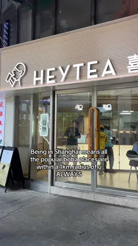 I am in heaven 😭😭😭 I will miss yi Dian Dian when I’m back in the states 😭😭 . #china #heytea #mollytea #chagee #boba shanghai milk tea