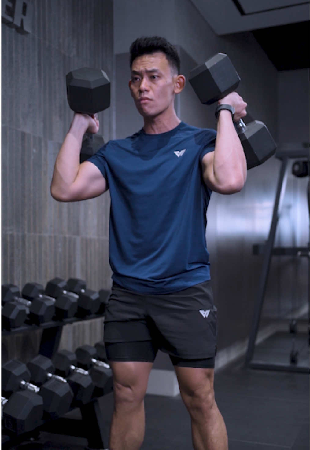 Udah bukan rahasia lagi! performance shorts 2in1 Whittaker ini udah jadi celana andalan para fighter buat latihan maksimal 🔥 Lo udah coba belom guys? 🤩  #RandyPangalila #RudyGoldenBoy #AndiCobra #PerformanceShorts #whittakersportswear 