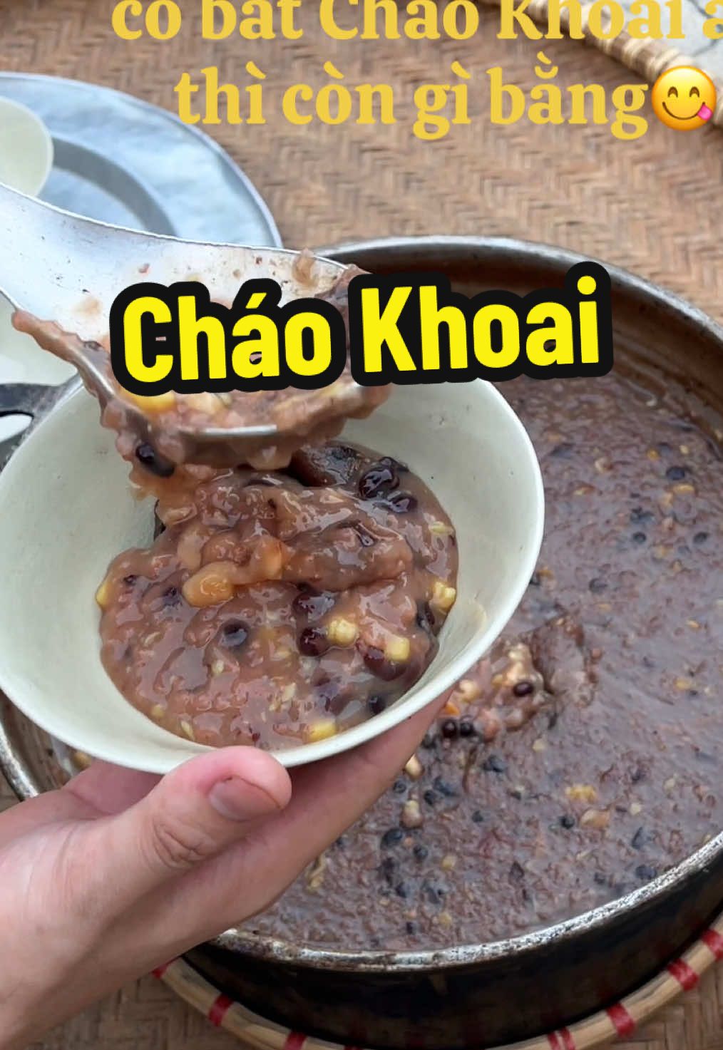 Cháo Khoai 😋 Vẫn là Khoai, đỗ, lạc,...quen thuộc hằng ngày nhưng qua bàn tay Mẹ nấu lại thành nồi cháo Khoai thơm ngon😋  #chieu30tet 